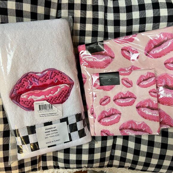 NEW!  MacKenzie-Childs Kiss Me Dinner and Cocktail Napkins - Picture 4 of 4